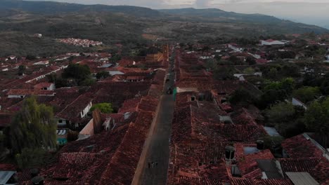 Tire-Del-Frente-Sobre-El-Pueblo-De-Barichara-En-Colombia