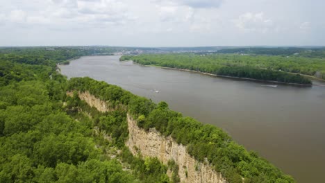 Aerial-View-of-Horseshoe-Bluff-Trail-with-Boat-on-Mississippi-River-near-Dubuque,-Iowa