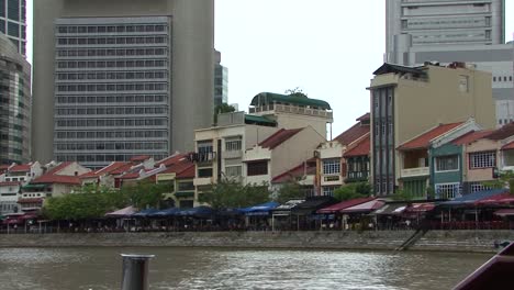 Small-buildings-alongside-Singapore-River