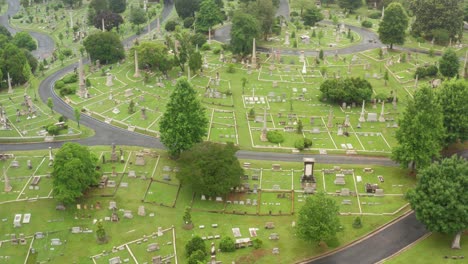 Rising-aerial-of-Hollywood-Cemetery-in-Richmond-Virginia,-USA