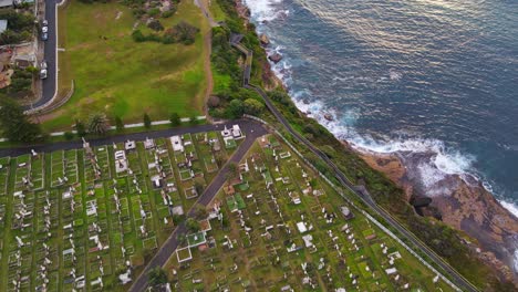 Coastal-Memorial-Park-Of-Waverly-Cemetery-And-Lookout-Point-At-Bronte,-New-South-Wales,-Australia