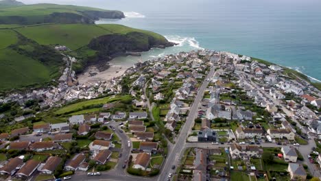 4K-Drone-footage-of-the-fishing-village-of-Port-Isaac-in-Cornwall