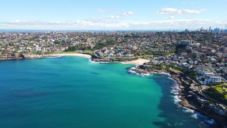 Scenery-Of-Bronte-And-Tamarama-Beach-With-Eastern-Suburbs-At-The-Backdrop-In-Australia