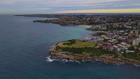 Panoramic-View-Of-Marks-Park-And-The-Eastern-Suburbs-In-Tamarama,-New-South-Wales,-Australia