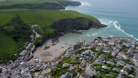 4K-Drone-high-altitude-footage-of-Port-Isaac-in-Cornwall