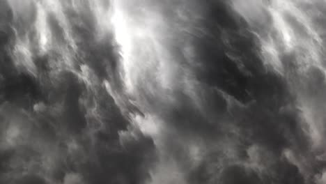 4K-Gewitter,-Die-In-Dunkelgrauen-Wolken-Auftreten