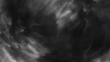 Dunkler-Wolkenzeitraffer-Mit-Gewitter-Im-Inneren