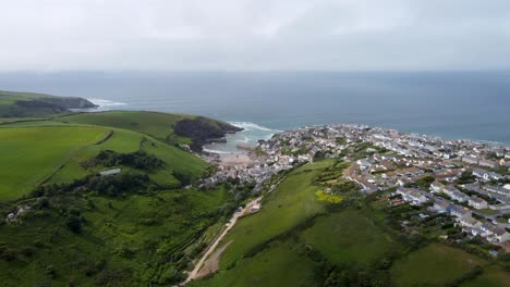 4K-Drone-footage-of-the-TV-location-Port-Isaac-in-Cornwall