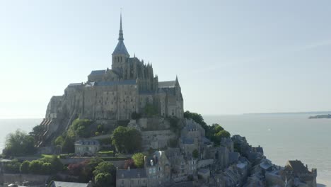 Luftaufnahme-Der-Historischen-Kirche-Mont-Saint-michel-Abtei-In-Frankreich