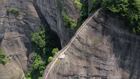 Aerial:-Bajiao-Shan-mountain-steps,-amazing-Chinese-mountain-hike
