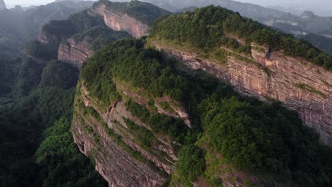 Erstaunliches-Bajiao-Shan-gebirgstal-In-China,-Dramatische-4k-luftaufnahme