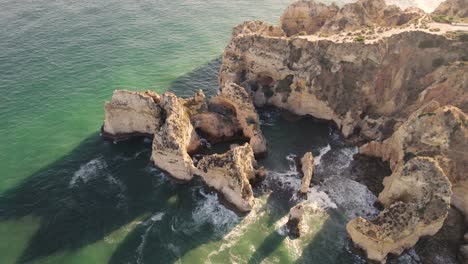 Kalksteinfelsen,-Die-Die-Küstenlinie-Lagos,-Algarve-Bilden