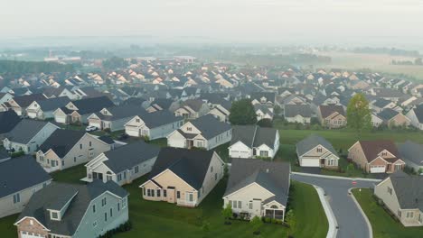 Luftaufnahme-Von-Amerikanischen-Vororten-Häuser-In-Wohngemeinschaften