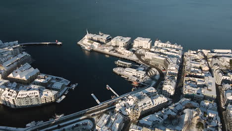 Aerial-View-Of-Aalesund-During-Winter-In-More-og-Romsdal,-Norway---drone-shot