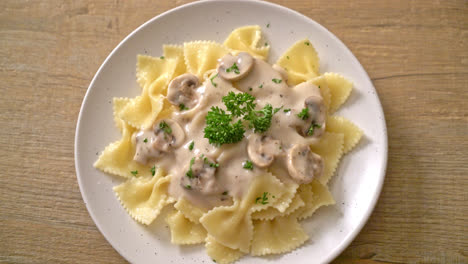 farfalle-pasta-with-mushroom-white-cream-sauce---Italian-food-style