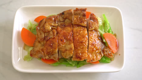 teppanyaki-teriyaki-chicken-steak-with-cabbage-and-carrot