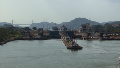View-of-the-Miraflores-Locks,-Panama-Canal-from-the-Pacific-Ocean-side