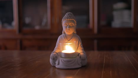 Kerzenhalter,-Buddha-statue-In-Der-Meditation