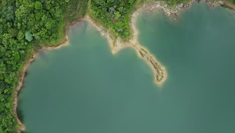 Erstaunlicher-Blick-Auf-Den-Krater-Des-Danao-sees-Auf-Den-Philippinen---Luftaufnahme