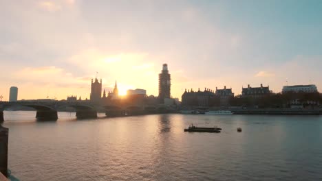 Westminster-bridge-over-River-Thames-against-City-of-Westminster,-London