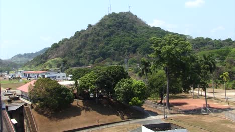 Umgebung-An-Den-Pedro-Miguel-Schleusen,-Panamakanal