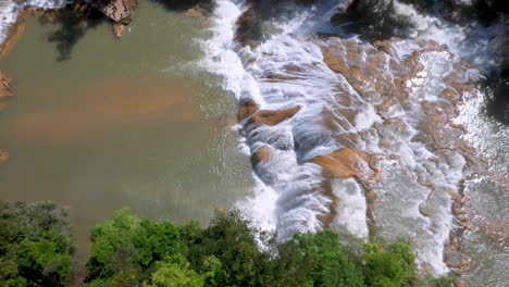 Aufwärts-Geneigte-Drohnenaufnahme-Der-Cascadas-De-Agua-Azul-Und-Der-Wasserfälle-Am-Xanil-Fluss-In-Chiapas,-Mexiko