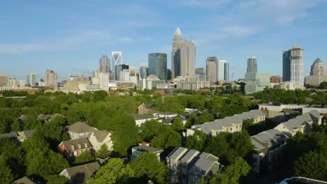 Low-Aerial-Flight-Over-Middle-Class-Neighborhood-in-Charlotte,-North-Carolina