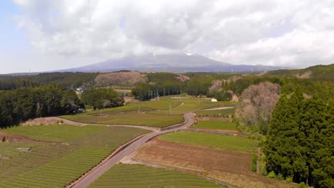 Langsam-Steigende-Luft-über-Grünen-Teeterrassenfeldern-Bei-Obuchi-Sasaba-In-Japan