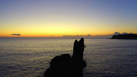 Cathedral-Rocks-Silhouette-With-Ocean-Views-At-Sunset-In-Kiama,-NSW,-Australia