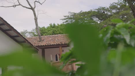 Día-Exterior-De-La-Casa-Antigua-Colombiana