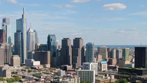 Philadelphia-skyline,-downtown-cityscape,-business-center-towers-on-a-sunny-day