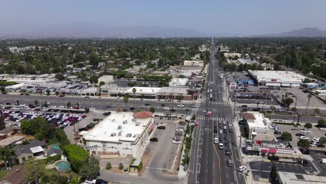 Sherman-Oaks-cityscape-roads-in-Los-Angeles-suburb,-California-4K-aerial-view