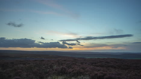 Danby-Moors-Timelapse-Sunset-over-Heather,-North-York-Moors,-Yorkshire