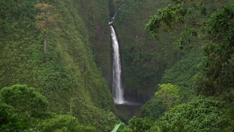 The-waterfall-in-the-natural-park-of-La-Paz,-Costa-Rica