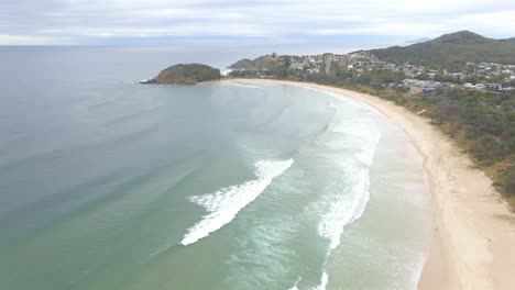 Coastal-Village-Of-Scotts-Head-And-The-Little-Beach-In-The-Mid-North-Coast-Region-Of-New-South-Wales,-Australia