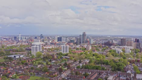 Birmingham-city-aerial-view-of-skyline-and-skyscrapers-on-overcast-cloudy-day,-England