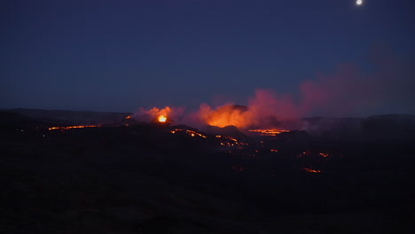 Erupción-Volcánica-En-La-Noche-En-El-Valle-De-Geldingadalir-En-Reykjanes,-Islandia