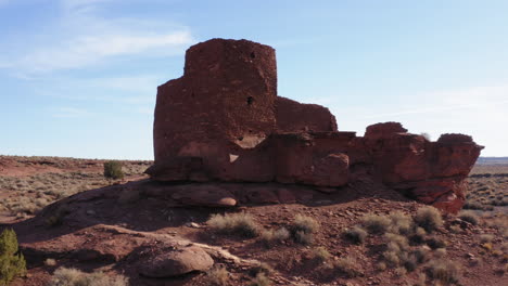 Parallax-drone-shot-of-Wukoki-Pueblo-ruins