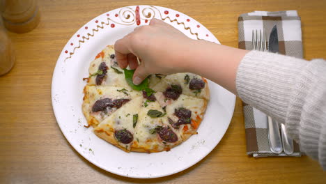 Pizza-with-olives-and-cheese,-Mediterranean