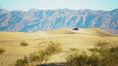 Mesquite-Flat-Sand-Dunes-On-Hot-Sunny-Day