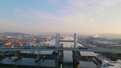 The-new-Hisingsbron-Vertical-lift-bridge-in-Göteborg,-Sweden