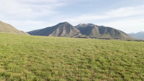 Antenne:-Wasatch-Mountains-In-Utah-Am-Sommertag,-4K-Ansicht
