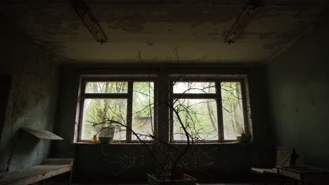 Prypiat-Chernobyl-Ukraine---Inside-the-remains-of-a-now-abandoned-home-inside-the-exclusion-zone---Russian-nuclear-disaster-1986