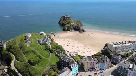 Tenby-Castle-and-beach-Seaside-town-in-Pembrokeshire,-Wales,-Aerial-4K-footage