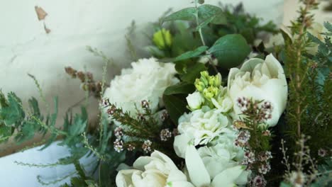 Makro-Aus-Weißen-Blumen,-Die-Als-Hochzeitsstrauß-Verwendet-Werden