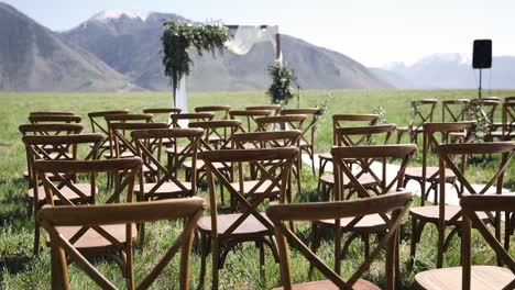 Beautiful-outdoor-wedding-venue-for-wedding-reception-ceremony,-summer-setting