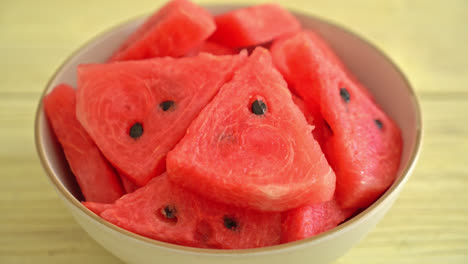 Frische-Wassermelone-Auf-Teller-Geschnitten