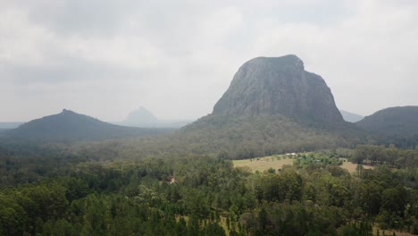 Mount-Tibrogargan-With-Other-Volcanic-Plugs-Covered-In-Fog-At-Glass-House-Mountains-National-Park-In-QLD,-Australia