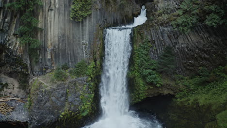 Rising-aerial-shot-of-Toketee-Falls-in-Oregon-in-early-morning