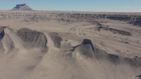 Aerial-of-Swing-Arm-city-and-Factory-Butte-in-Utah